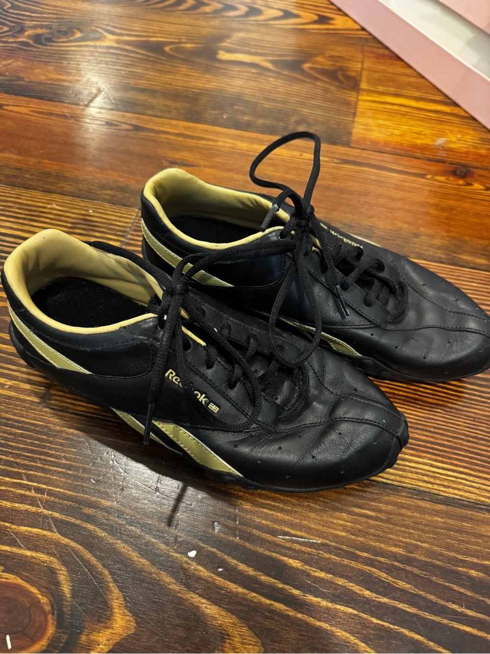 Women’s Mid-2000s Reebok Women’s Black/Gold Training/Fitness Shoes Size 7